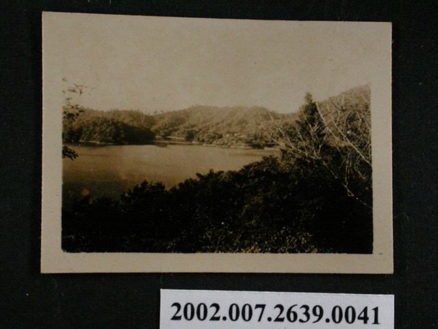 湖光山色 (共1張)