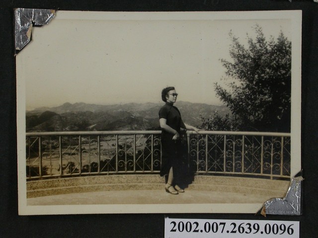 彭啟超夫人獨照 (共1張)