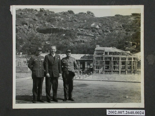 彭啟超與美軍顧問等合影 (共1張)