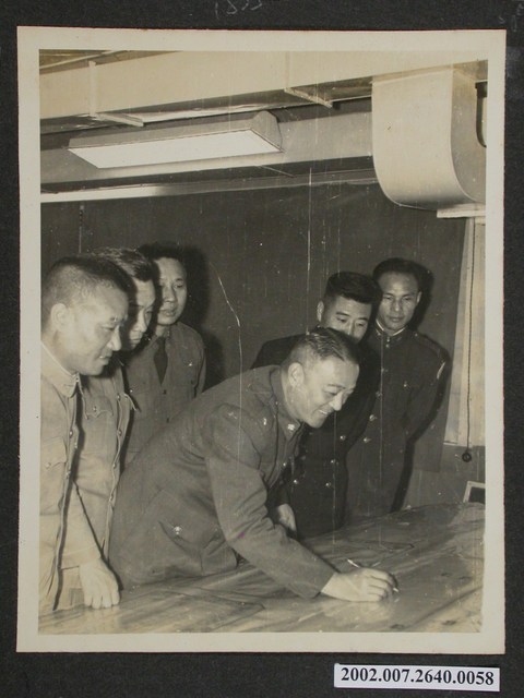 彭啟超寫字 (共1張)