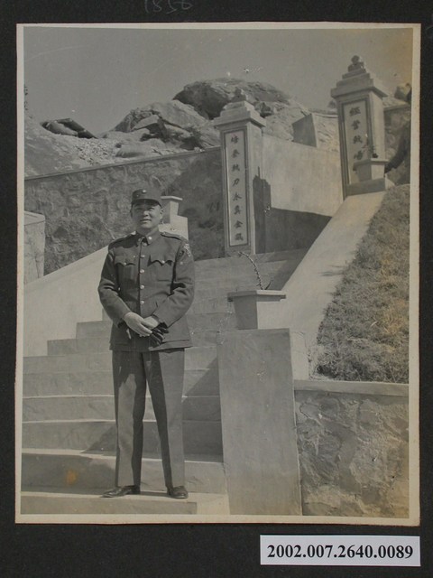 彭啟超獨照 (共1張)