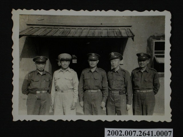 彭啟超及四名軍官合影 (共1張)