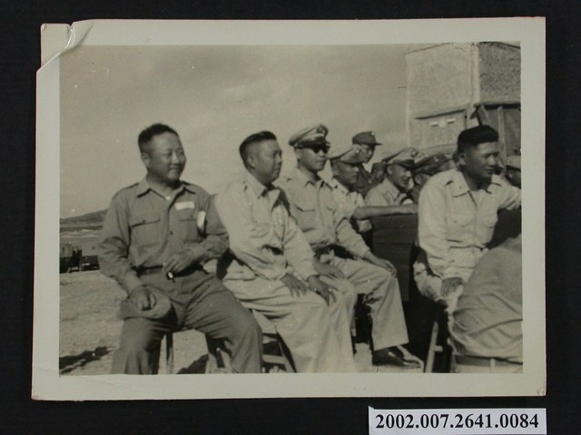 數名軍人合影 (共1張)
