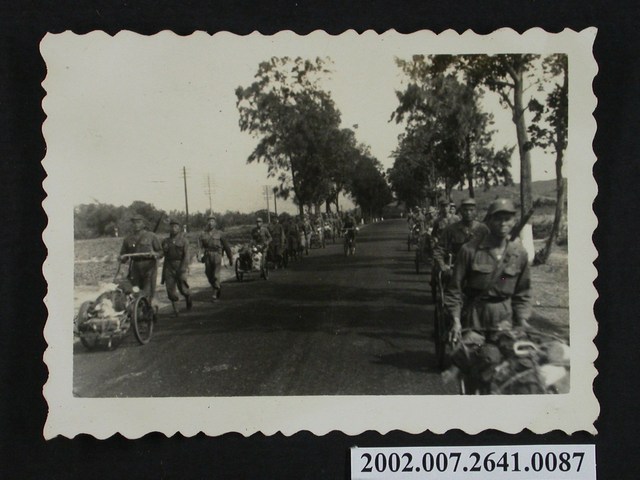 行軍 (共1張)