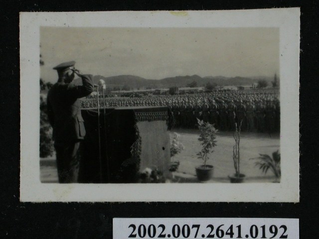 敬禮 (共1張)