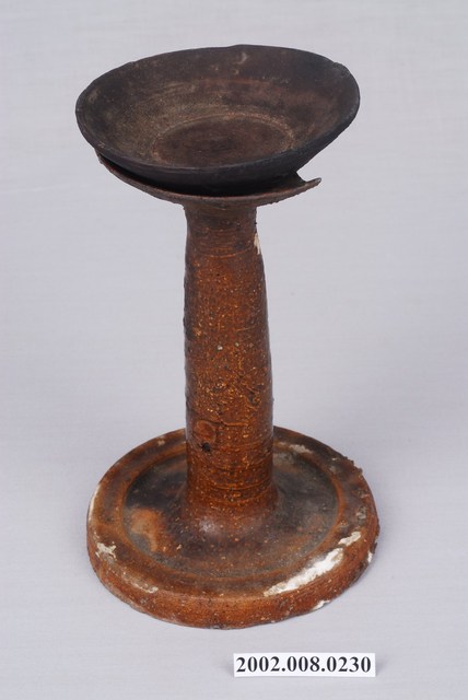 褐釉陶立柱式油燈組 (共1張)