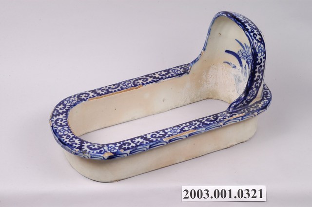 青花瓷花草紋馬桶 (共2張)