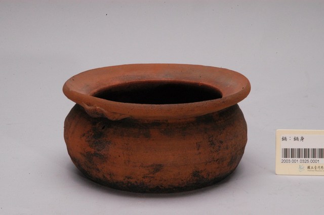 素燒帶蓋雙繫陶鍋器身 (共3張)