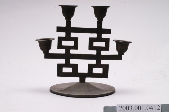 錫製4盞形囍字燭臺 (共15張)