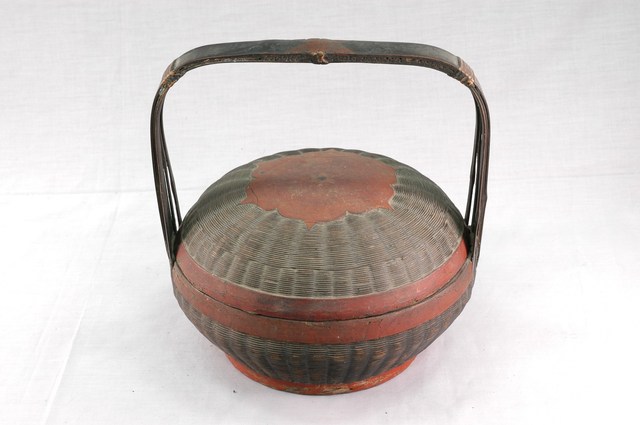 竹編𣛮籃 (共2張)