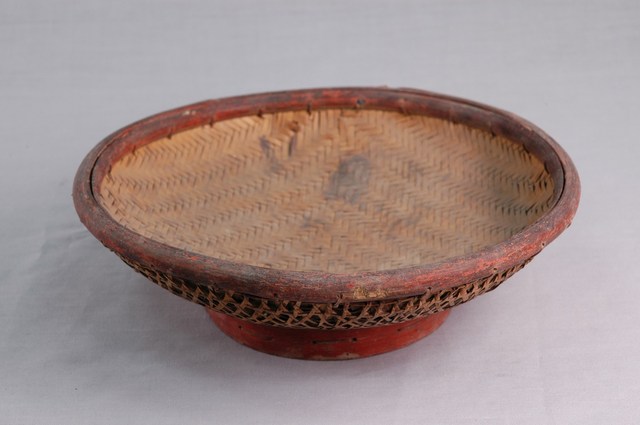 竹編供盤 (共2張)