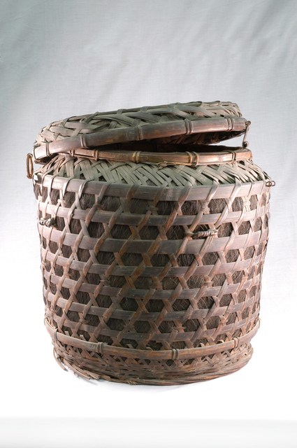 竹編衣簍 (共2張)
