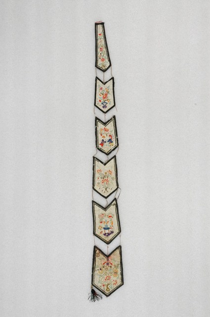 白絲緞花鳥人物劍帶 (共6張)