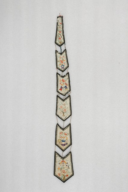 白絲緞花鳥人物劍帶 (共6張)