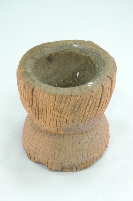 縮腰式中型木杵臼─木臼 (共2張)