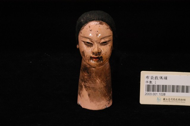 旦布袋戲偶頭 (共12張)