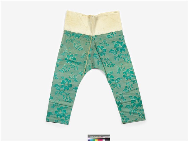 淺綠絲質緹花黑飾邊合襠女褲 (共9張)