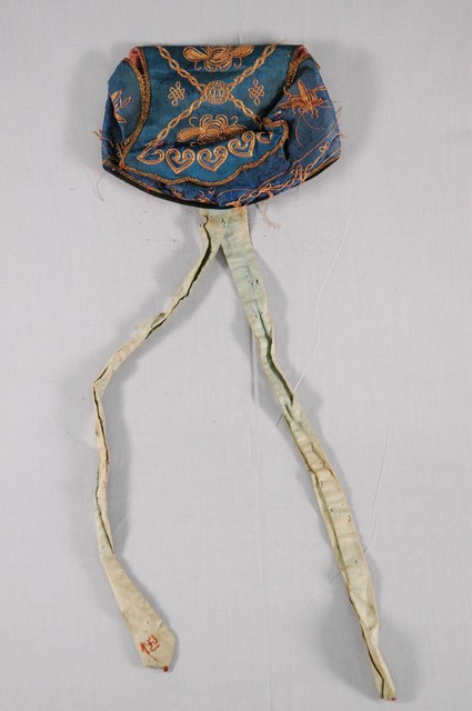 藍底盤金繡狀元童帽 (共7張)