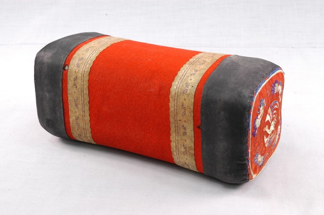 臺中霧峰花鳥紋大紅女用枕頭 (共2張)