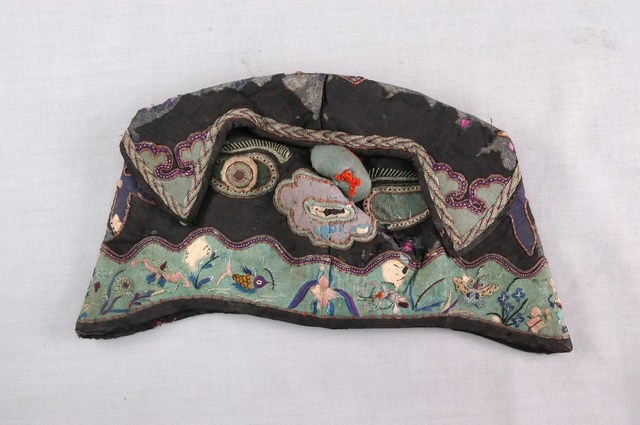 黑地彩繡狗頭碗帽 (共6張)