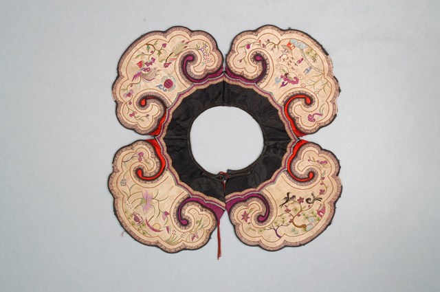 如意型花鳥紋雲肩 (共2張)