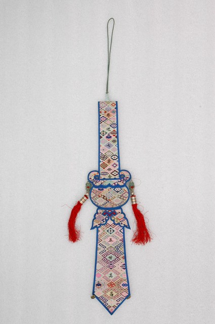 納紗滿繡如意香爐劍帶 (共2張)