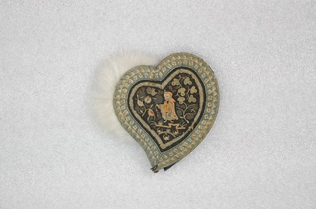 人物紋心型右耳罩 (共2張)