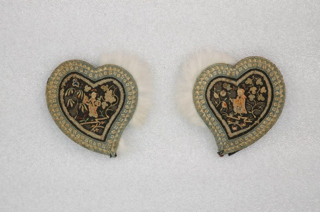 人物紋心型耳罩組 (共1張)