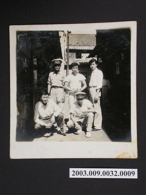 照片:學生制服合照 (共1張)