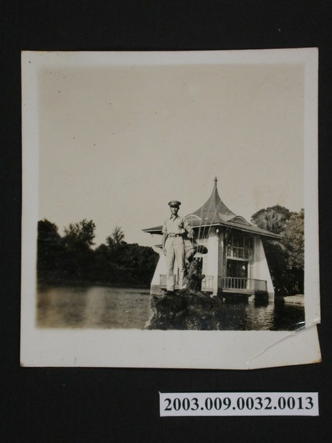 照片:男公園裡照 (共1張)