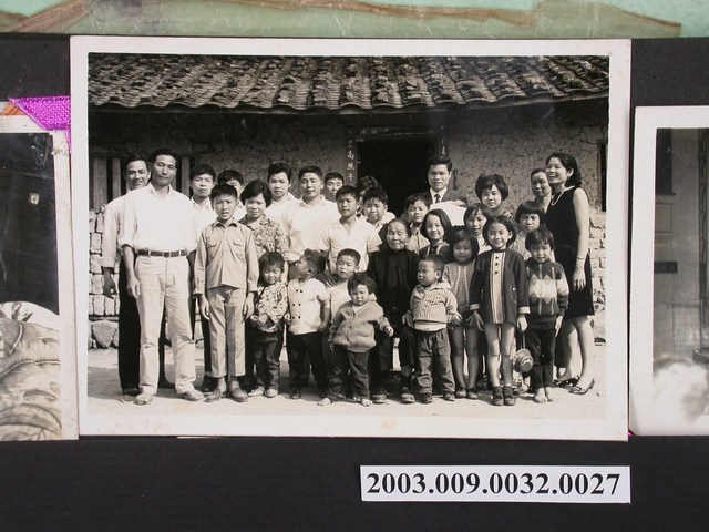 照片:家族合影 (共2張)