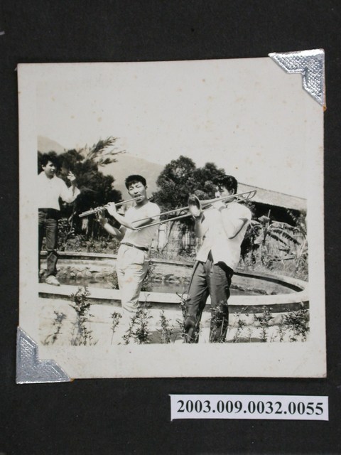 照片:演奏笛與長號 (共1張)