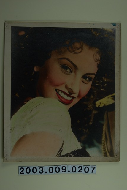 珍娜露露布麗吉妲電影劇照 (共1張)