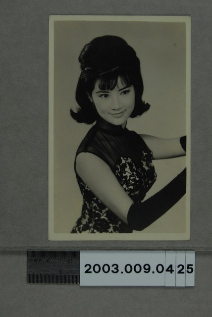 尤敏明星照 (共2張)