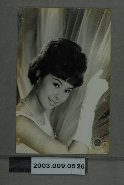 張慧嫻明星照 (共2張)