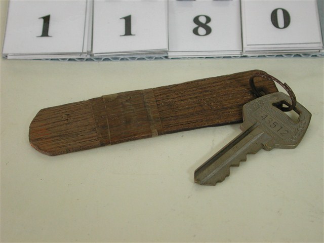 編號43512鑰匙 (共2張)