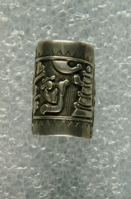 寶塔造型金屬戒指 (共2張)