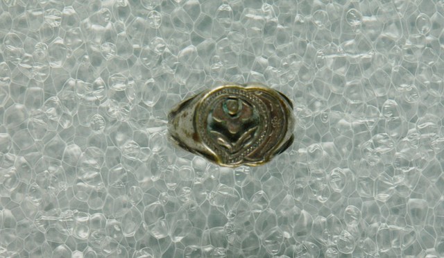 桃型造型金屬戒指 (共2張)