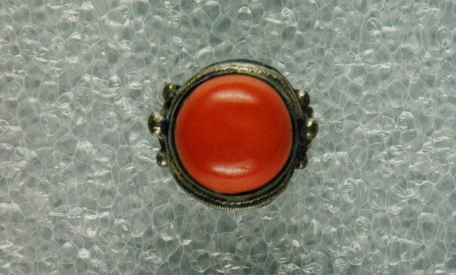 珊瑚裝飾金屬戒指 (共3張)