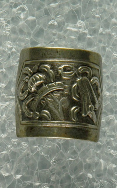 芭蕉造型金屬戒指 (共2張)