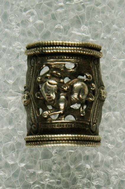 麒麟造型金屬戒指 (共2張)