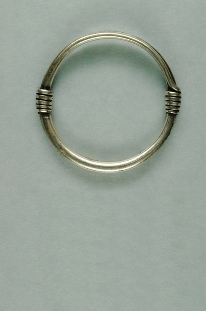 雙環造型金屬手鐲 (共4張)