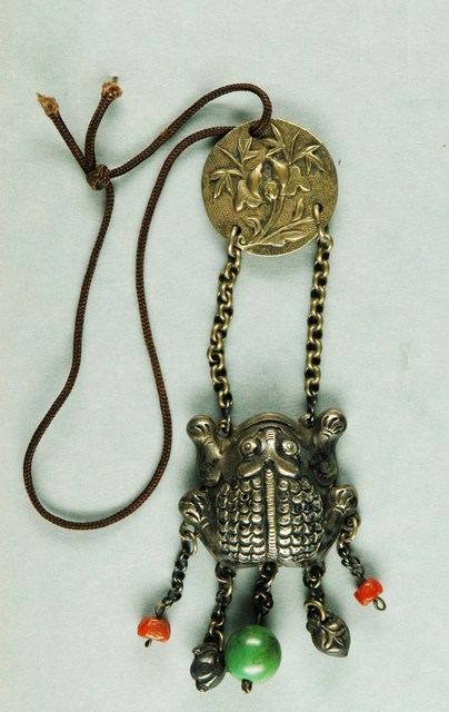 蟾蜍造型金屬墜 (共4張)