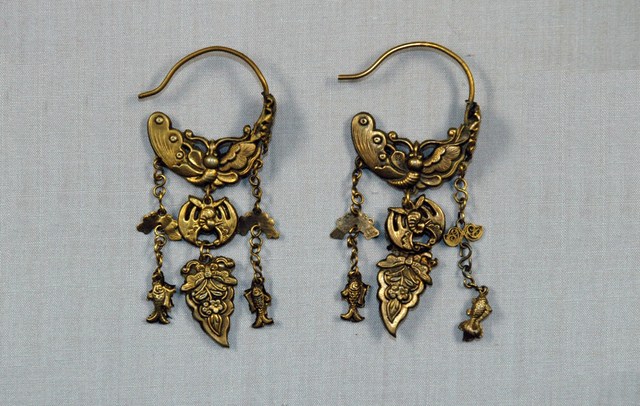 鎏金蝴蝶垂墜耳環1對 (共2張)