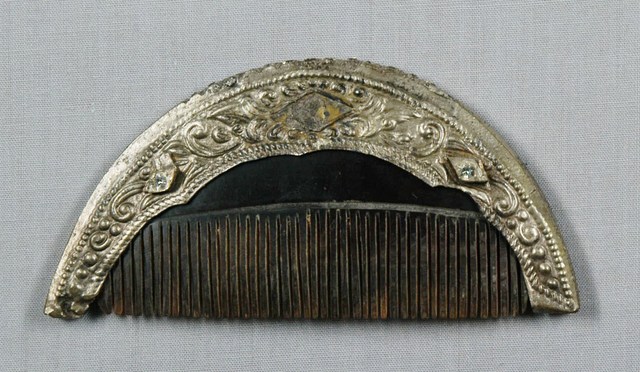 半圓形髮梳 (共4張)