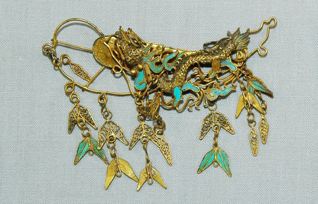 飛龍鎏金翠羽胸飾左側 (共9張)