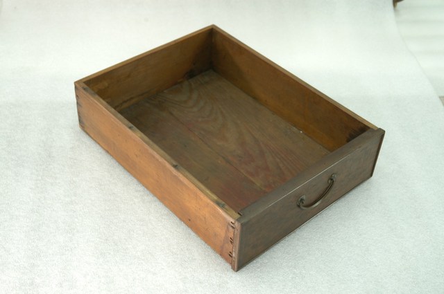 梳粧桌下層中上抽屜 (共2張)