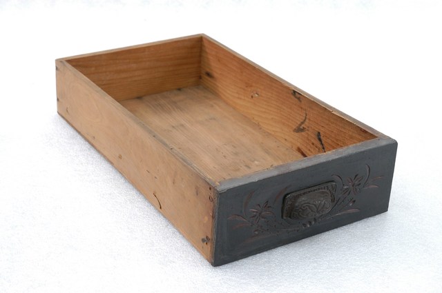 木製梳粧桌下層中上抽屜 (共2張)