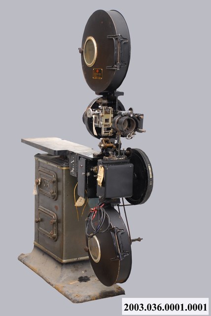 放映機主機 (共1張)