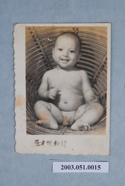 小男童獨影 (共1張)